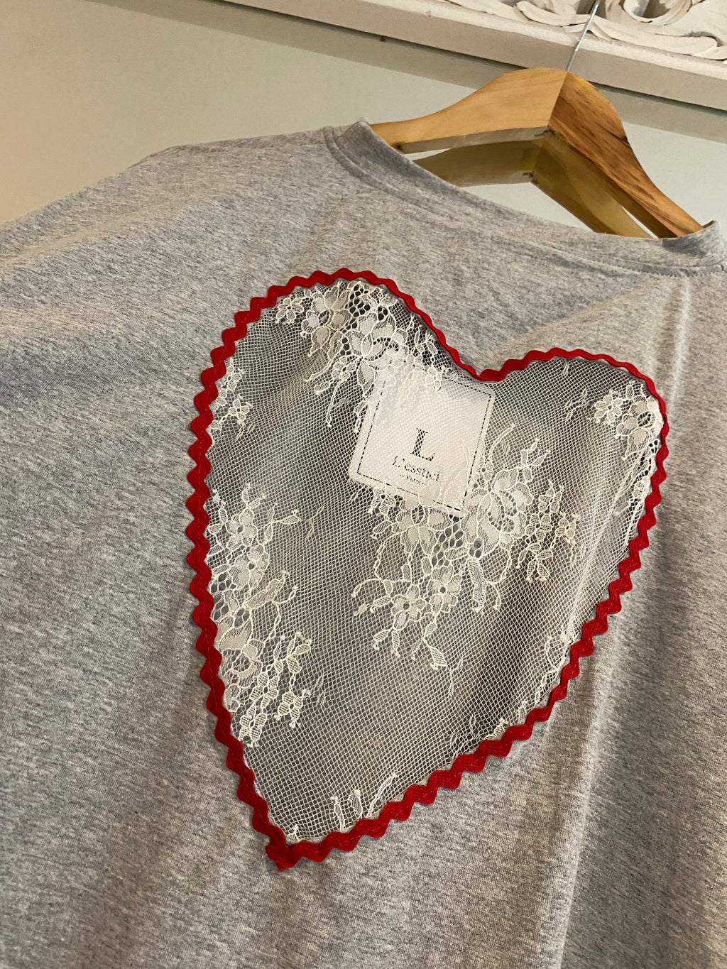T-shirt dos "cœur dentelle" GRIS